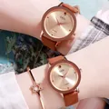 Orologio GEDI donna con quadrante oro rosa e cinturino in pelle opaca marrone al polso - Modello da Uomo (Caffè)