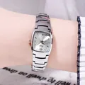 Orologio al quarzo tonneau argento da donna con indici in strass e datario integrato - Cassa Argento Quadrante Bianco