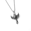 Détail du pendentif épée hip hop argenté avec tête de lion et ailes gravées - Ange Lion