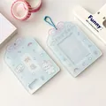 Portatessera carino in acrilico blu chiaro con fiocco rosa e design con gattino - Blu