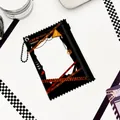 Ausweishalter im industriellen Warnstil mit Metallkette für Taschen und Schlüssel - Orange