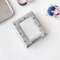Tarjetero plateado metalizado con diseño de estrellas y ventana transparente - Estrella Negro Blanco