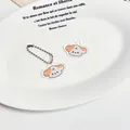 Porte-clés chien mignon en acrylique avec chaîne à billes argentée style INS - Chiot aux Oreilles Oranges