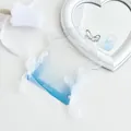 Portatarjetas con purpurina azul degradado, lazos de encaje blanco y cadena de bolas - Azul