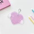 Tarjetero de acrílico morado translúcido con forma de corazón, alas blancas y cadena - Púrpura
