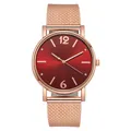 Dettaglio del cinturino in maglia milanese oro rosa e quadrante rosso soleil da donna - Oro Rosa Rosso