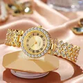 Vista macro de reloj de cuarzo dorado con bisel de diamantes y números romanos - Esfera Romana Lisa / Dorado