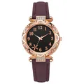Detail van roségouden kast, strass-bezel en bloemige wijzerplaat op paarse lederen band - Paars