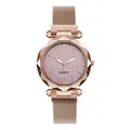 Dettaglio orologio al quarzo oro rosa con cassa sfaccettata e quadrante rosa stellato - Rosa