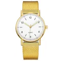 Detalle de la correa milanesa dorada y esfera blanca del reloj de cuarzo con números - Dorado Blanco