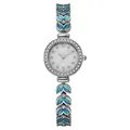 Détail d'une montre femme argentée avec maillons feuilles, émail bleu et strass brillants - Bleu ciel