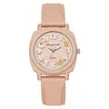 Detalle de reloj de cuarzo cuadrado rosa con números en relieve 3D y correa de silicona - Color Piel
