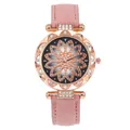 Dettaglio della cassa in oro rosa con petali di strass e cinturino in pelle rosa - Rosa