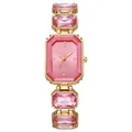 Gros plan sur le bracelet en cristal rose et le cadran doré de la montre pour femme - Rose