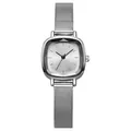 Dettaglio di orologio quadrato argento con quadrante minimal ed cinturino mesh - Bianco