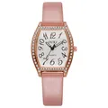 Detail van roségouden tonneau-horloge met kristallen bezel en roze leren band - Roze