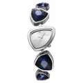 Detail der silbernen asymmetrischen Uhr mit blauem Kristall-Gliederarmband im Makro - Silber/Blauer Strass