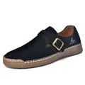 Γυναικεία loafers από μαύρο καστόρι με χρυσή αγκράφα και λευκές ραφές στη σόλα - 38 / Μαύρο