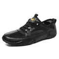 Atmungsaktive Herren-Sportschuhe aus Leder und Netzstoff mit schwarzer Gummisohle - 47 / Schwarz