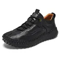 Herren Freizeit-Lederschuhe in Schwarz mit atmungsaktiven Löchern und Gummisohle - EU 38 / Schwarz