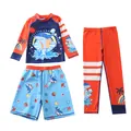 Set da nuoto per bambini tre pezzi con maglia a maniche lunghe stampa squalo e pantaloni - Squalo che prende il sole (P87-24BW)