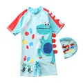 Détail d'un maillot de bain dinosaure pour garçon avec nageoires 3D et bonnet - S / Style Dinosaure Rouge Bloc de Couleur Bleu Clair