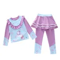 Dettaglio costume da bagno bambina a maniche lunghe con colletto a balze e unicorno - Cielo Sereno (D231230-2YT)