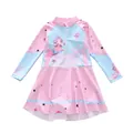 Detail van meisjes zwempak met lange mouwen, ritssluiting en een vrolijke zeemeerminprint - 2XL / Roze Blauwe Zeemeermin (CM2416-2MZ)
