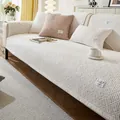 Copridivano trapuntato in cotone bianco crema con motivi a rombi e cuscino marrone scuro - 70x70 / Bianco Sporco