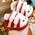 Chaussures de marche bébé rouge et blanc avec semelle souple et motif d'ours mignon - Taille 11 / Rouge