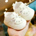 White faux leather baby Mary Jane shoes with bow decoration and non-slip soft rubber soles - Size 13 / Off White
