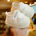 Chaussures de marche pour bébés en maille crème avec semelles antidérapantes et velcro - EU 16 / Blanc Cassé