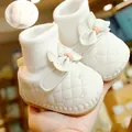 Winter fleece-lined baby walker shoes with heart embroidery and bow detail in beige - Size 11 / Off White