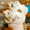 Plush winter toddler shoes with panda design and non-slip soft soles for babies - EU 19 / Brown