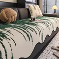 Cojín de sofá de chenilla crema con patrones abstractos verdes y bordes ondulados - 90x70cm / Meteoro de Luz Estelar - Blanco y Verde