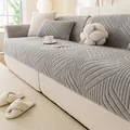 Dik lichtgrijs pluche bankkussen met diagonale strepen en bijpassende kussenhoes - 70cmx70cm / Grijs