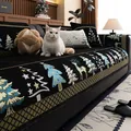 Weihnachtliche Sofa-Auflage aus Chenille mit Rentier- und Baummuster in Schwarz - 70x70 / Glückshirsch - Schwarz