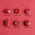 Ciondoli in cinnabro rosso con carattere Fu e perline Ruyi per gioielli - Stile Fu Tondo (Modello 6)