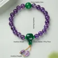Dettaglio del bracciale con perline di ametista viola e inserti in giada verde naturale - Stile Ametista e Giadeite al Cromo 8mm