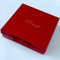 Elegante joyero rojo con texto Pearl dorado y lazo decorativo para sets de regalo - Caja de collar de perla / Rojo