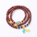 Drielaagse armband van rode agaat met groene jade hanger en geel bladornament - Dieprode Agaat (Willekeurige Hanger)