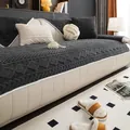 Copridivano jacquard grigio scuro con trama 3D e bordo in pizzo bianco decorativo - 70x70cm / Nero e Grigio