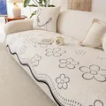 Copridivano minimalista in ciniglia beige con motivi floreali grigi e bordi mossi - Stile Piccolo / Motivo Fiori di Ciliegio - Grigio