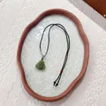 Pendentif Bouddha en jade Hetian vert foncé avec cordon noir tressé fait à la main - Collier Bouddha Jade Hetian avec Corde Simple