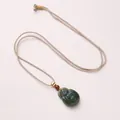 Pendentif Bouddha en jade Hetian vert foncé avec cordon tissé et perle dorée - Collier de Cordon Tressé Bouddha Jade Hetian