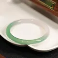 Bracciale rigido in agata calcedonio naturale verde 8mm su vassoio a nuvola - Bracciale Agata Verde Ciano Olio Metà Montagna Acqua / Diametro circa 53-61