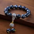Buddhistisches Armband mit schwarzen polierten Steinen und silbernen Mantra-Anhängern - Glänzend Schwarz Sechssilben Mantra