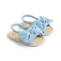 Sandalias celestes para bebé con lazo grande y tira elástica para un look veraniego - 13cm / Azul