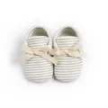Striped baby shoes in beige and white with soft bow detail and flexible non-slip soles - 11cm / Striped Apricot