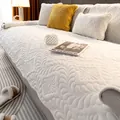 Copridivano in peluche bianco crema con spesso motivo floreale trapuntato e antiscivolo - 70x70cm / Bianco Sporco
